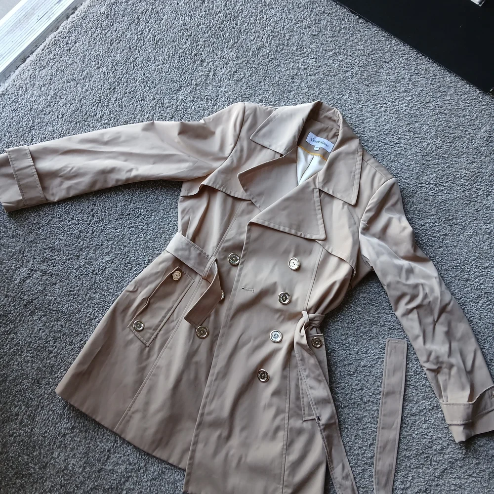 Calvin Klein Tan Double-Breasted Trench Coat - Picture 4 of 13